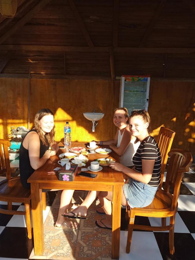 Happy Penida Hostel Toyapakeh Eksteriør billede